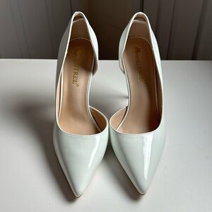 Big tree white heels